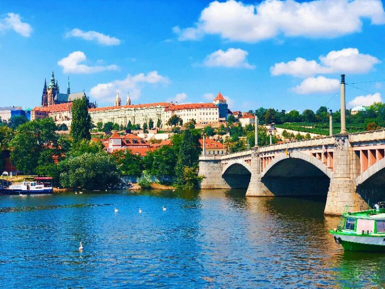 carol bridge prague